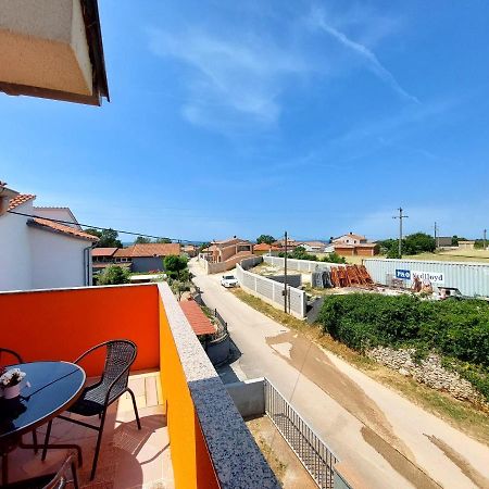 Apartman Zeljo Galižana Exteriör bild