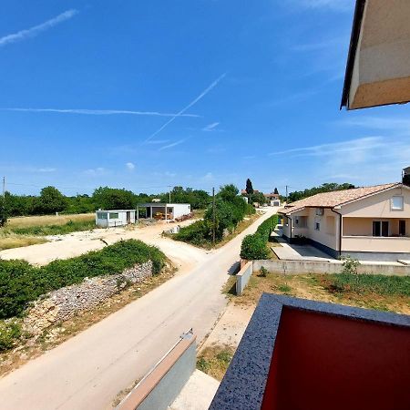 Apartman Zeljo Galižana Exteriör bild