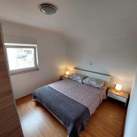 Apartman Zeljo Galižana Exteriör bild