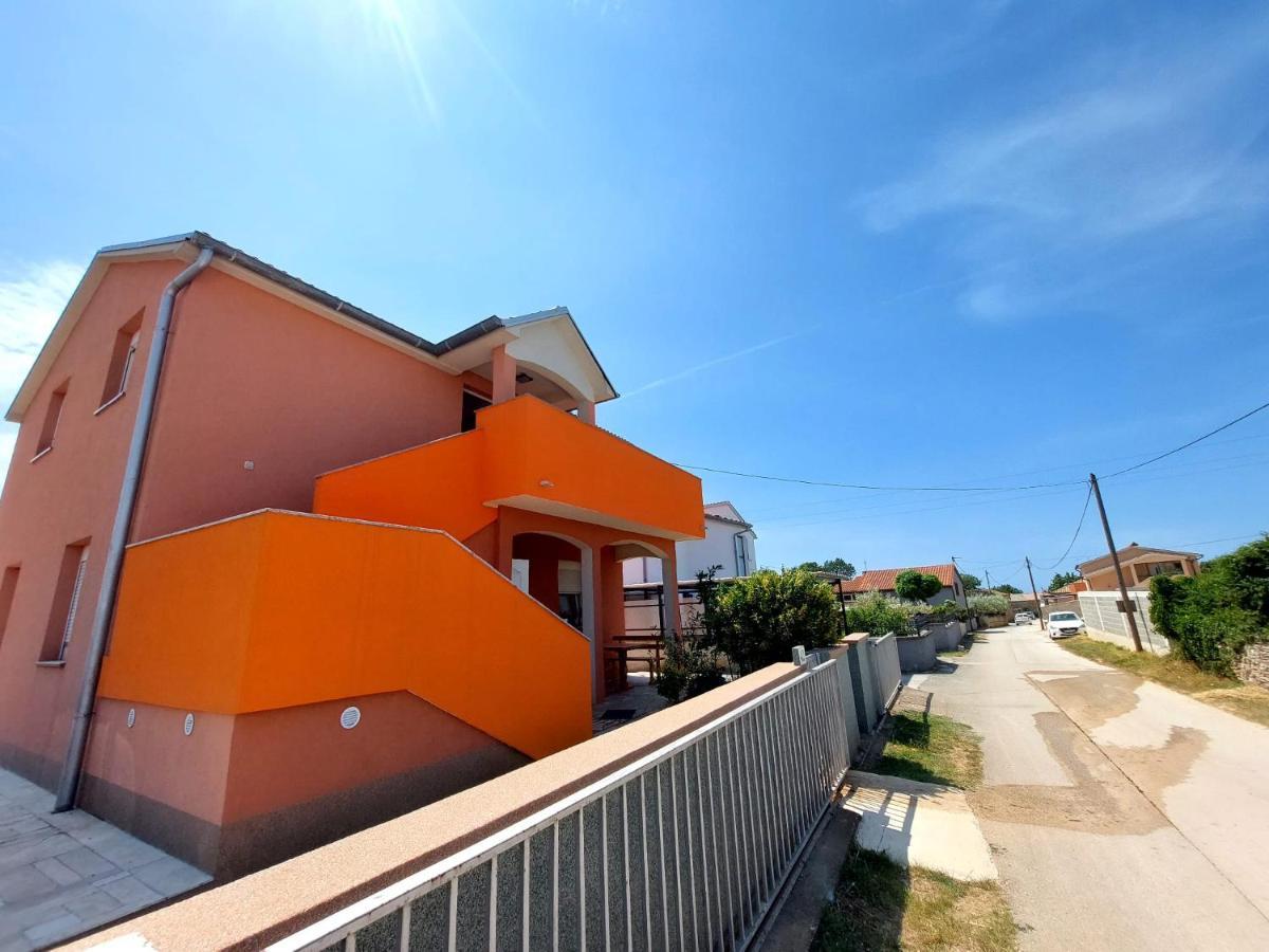 Apartman Zeljo Galižana Exteriör bild