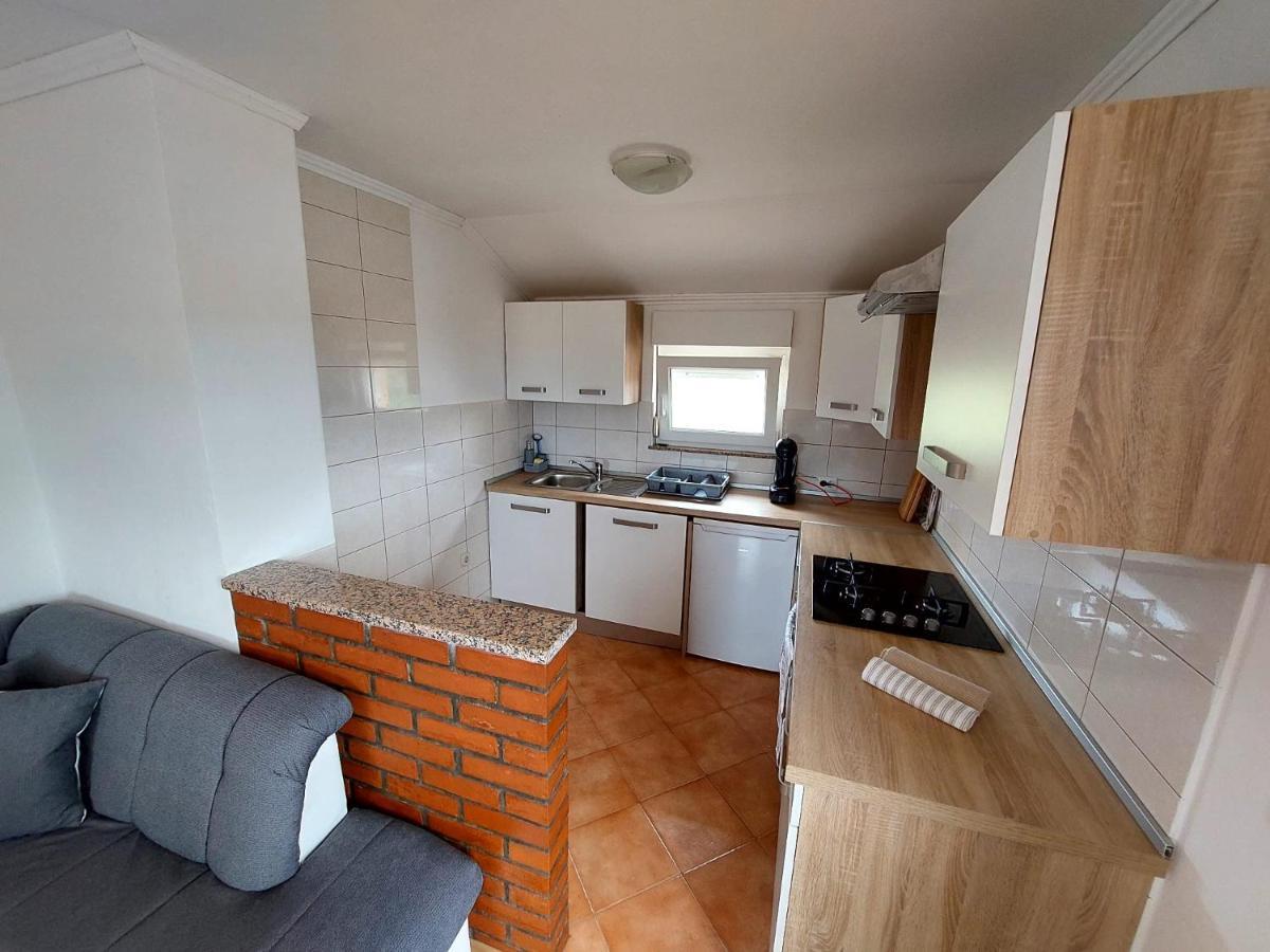 Apartman Zeljo Galižana Exteriör bild