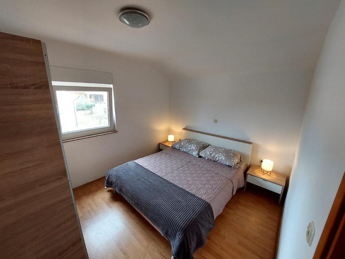Apartman Zeljo Galižana Exteriör bild